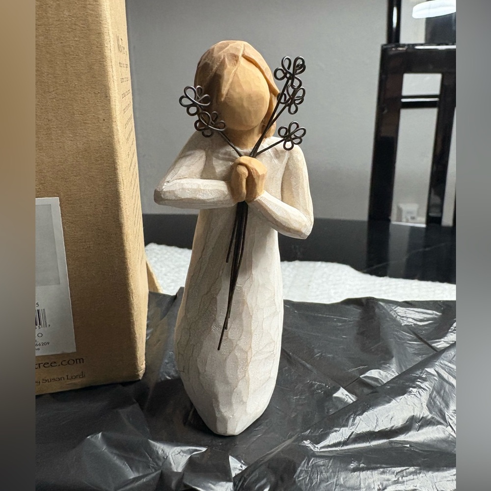 Willow Tree Friendship Figurine - Picture 1 of 6